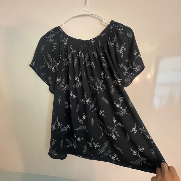 Loft Outlet SZ M Elastic Neckline Short Sleeve Blouse - Picture 6 of 10